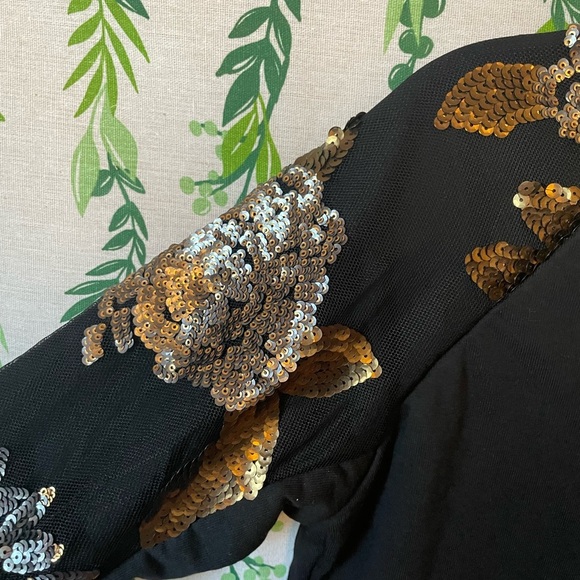 NWT GRIM Crewneck Sweatshirt with Sequin Designs on Sleeves B1 - Picture 2 of 8